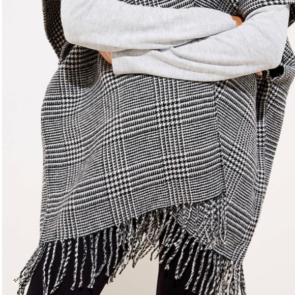 LOFT Reversible Houndstooth Poncho - XS/S - Picture 2 of 2